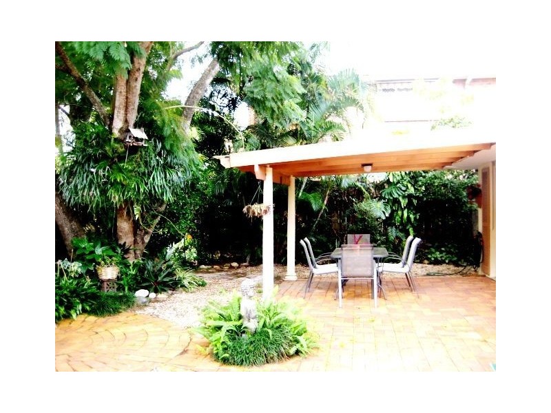 59 Kalimna Drive, Broadbeach Waters QLD 4218