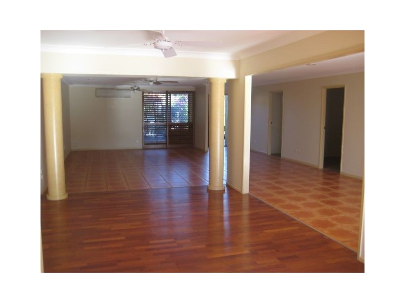 23 Andrea Avenue, Broadbeach Waters QLD 4218