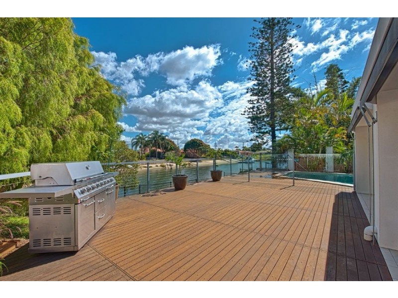 37 Beverley Crescent, Broadbeach Waters QLD 4218