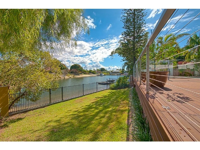 37 Beverley Crescent, Broadbeach Waters QLD 4218