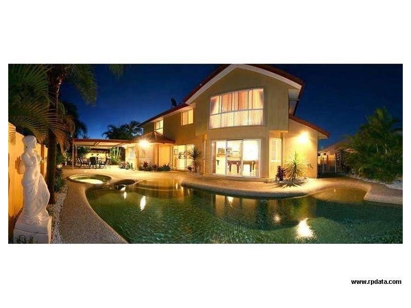 10 Santa Cruz Boulevard, Clear Island Waters QLD 4226