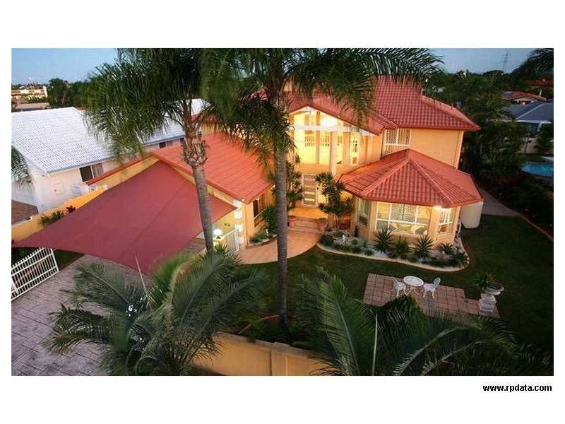 10 Santa Cruz Boulevard, Clear Island Waters QLD 4226