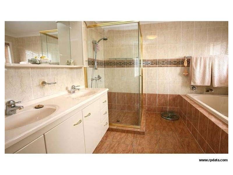 10 Santa Cruz Boulevard, Clear Island Waters QLD 4226