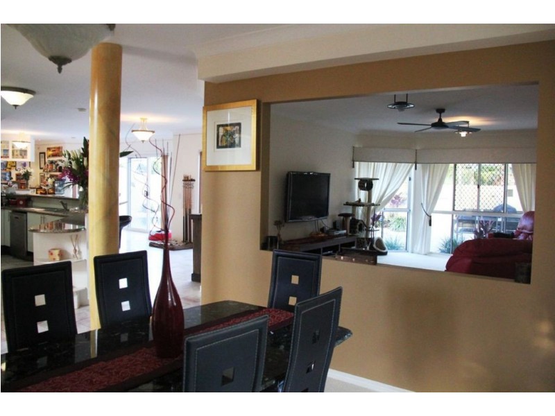 10 Santa Cruz Boulevard, Clear Island Waters QLD 4226