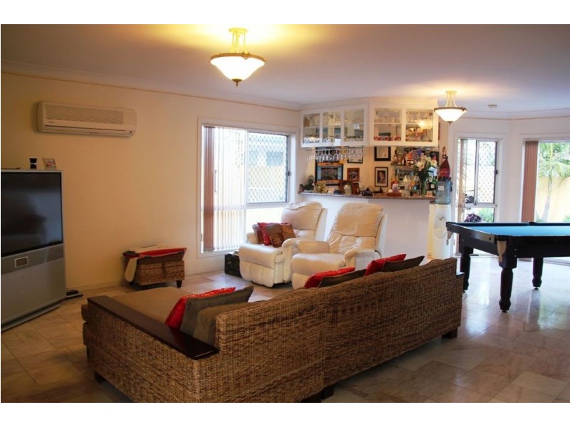 10 Santa Cruz Boulevard, Clear Island Waters QLD 4226