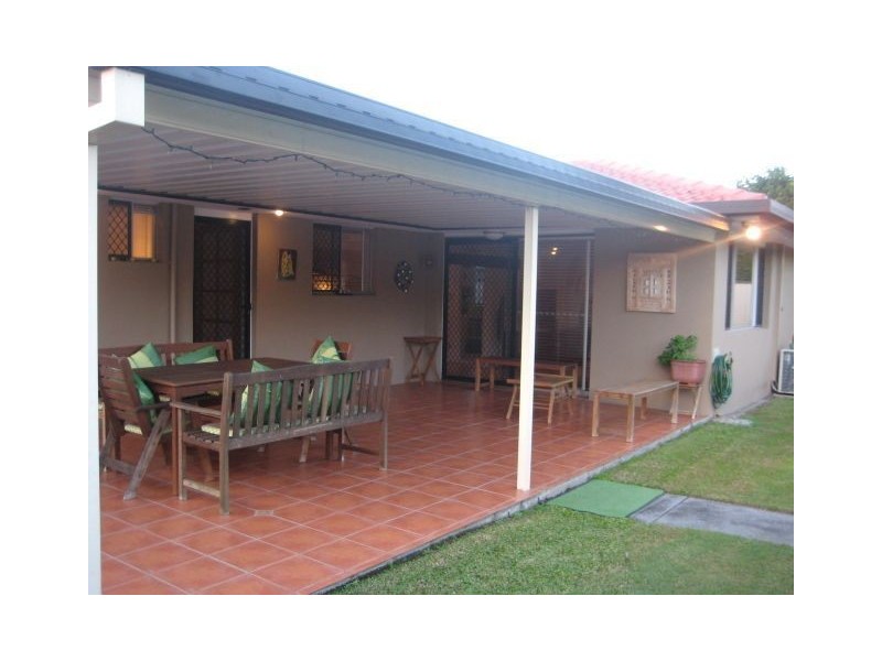 18 Melody Street, Mermaid Waters QLD 4218