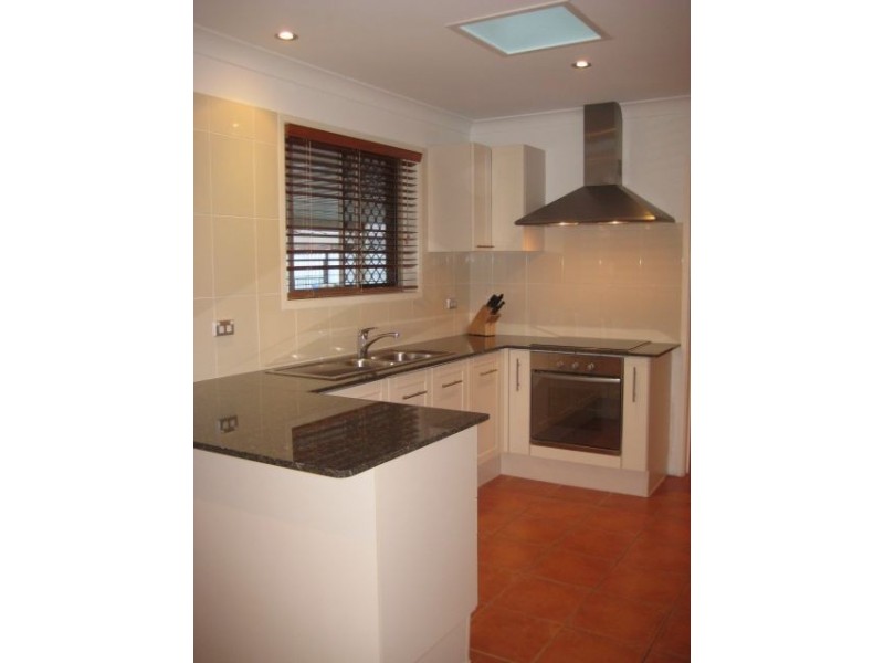 18 Melody Street, Mermaid Waters QLD 4218