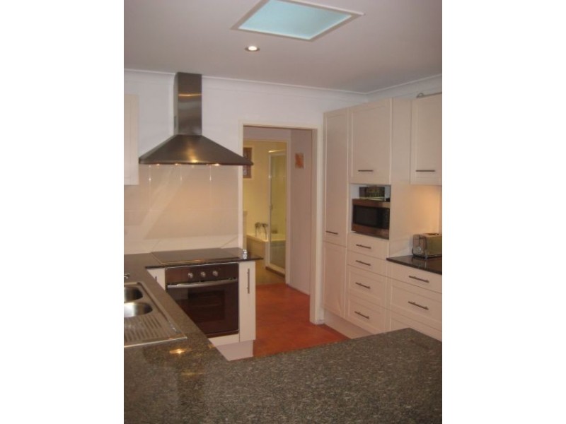 18 Melody Street, Mermaid Waters QLD 4218