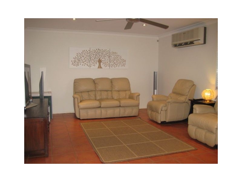 18 Melody Street, Mermaid Waters QLD 4218