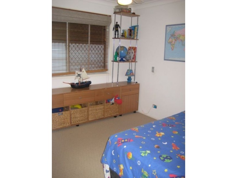 18 Melody Street, Mermaid Waters QLD 4218