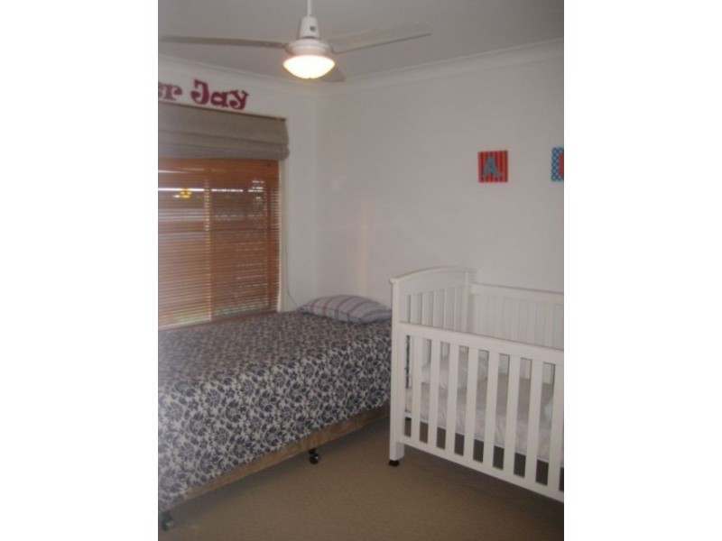 18 Melody Street, Mermaid Waters QLD 4218