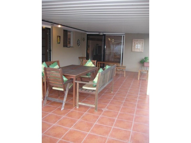 18 Melody Street, Mermaid Waters QLD 4218