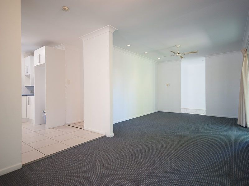 12 Bermuda Street, Broadbeach Waters QLD 4218