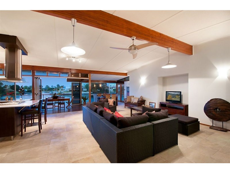 31 Furlong, Broadbeach Waters QLD 4218
