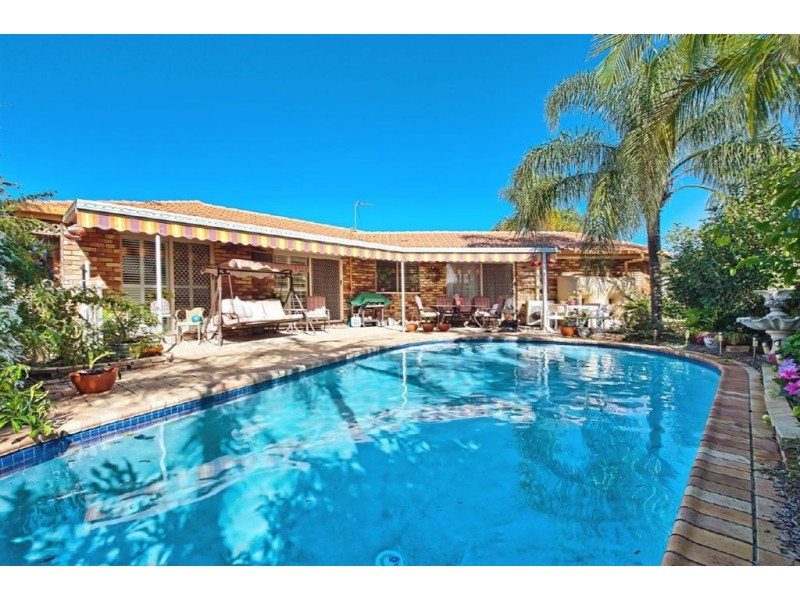 3 Montserrat Court, Clear Island Waters QLD 4226