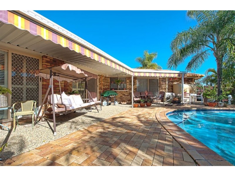 3 Montserrat Court, Clear Island Waters QLD 4226
