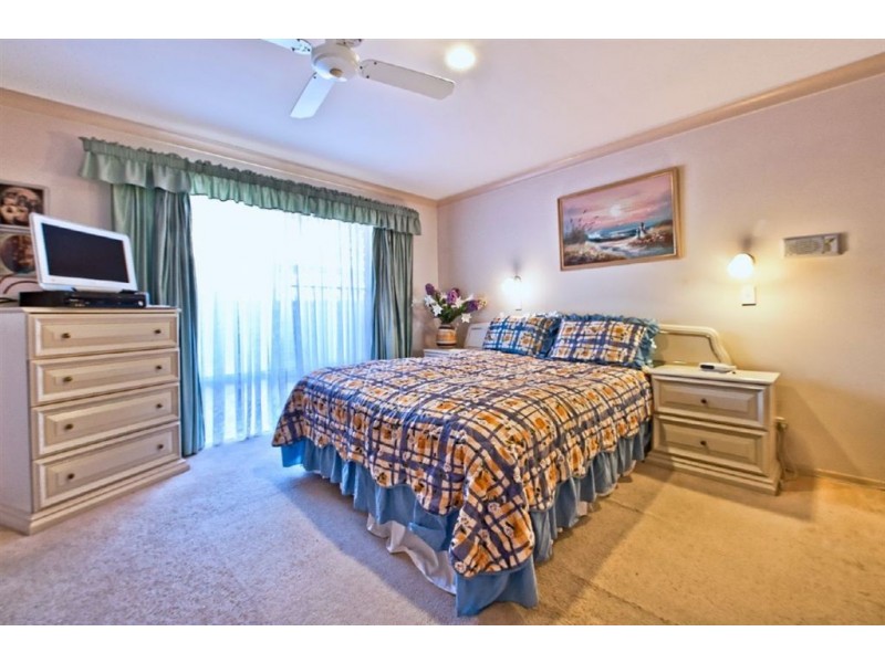 3 Montserrat Court, Clear Island Waters QLD 4226