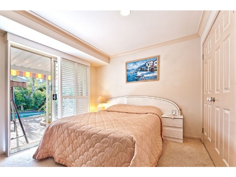 3 Montserrat Court, Clear Island Waters QLD 4226