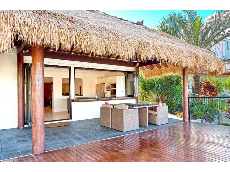 26 Andrea Avenue, Broadbeach Waters QLD 4218