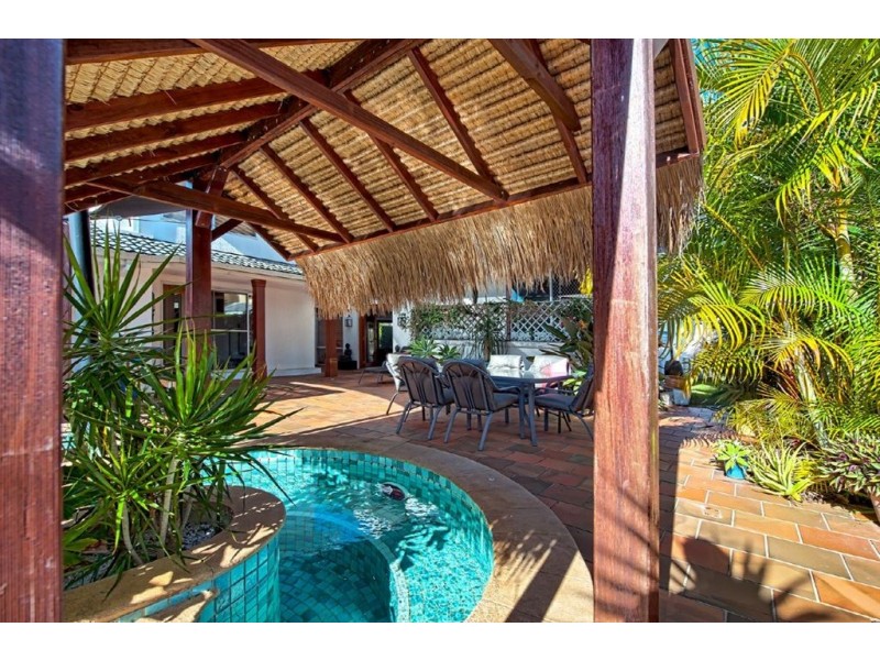 26 Andrea Avenue, Broadbeach Waters QLD 4218