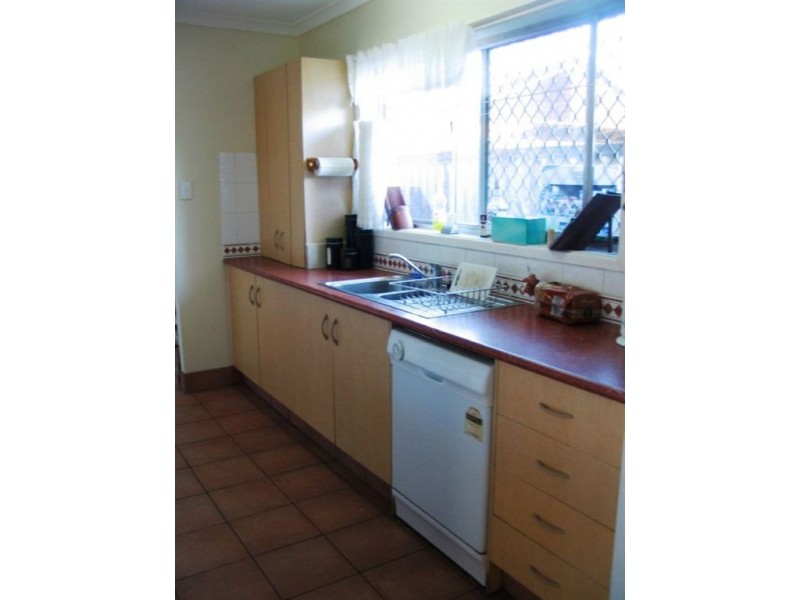 8 Moana Park Avenue, Broadbeach Waters QLD 4218