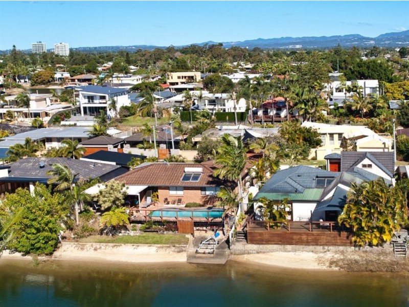 5 Palmetto Court, Broadbeach Waters QLD 4218