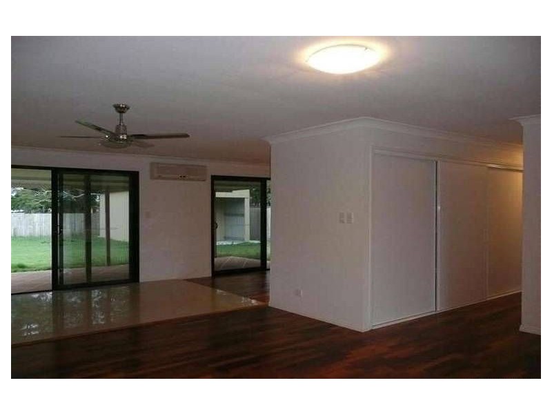 60 Arcadia Drive, Mermaid Waters QLD 4218