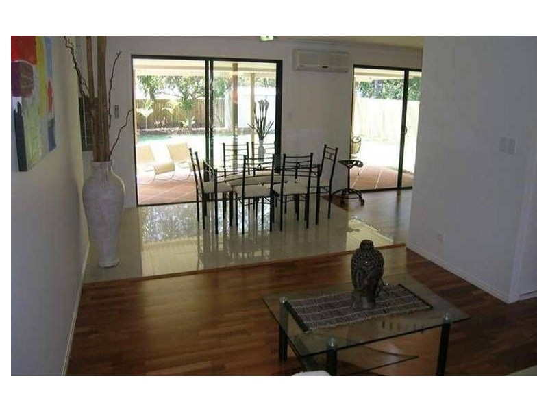 60 Arcadia Drive, Mermaid Waters QLD 4218