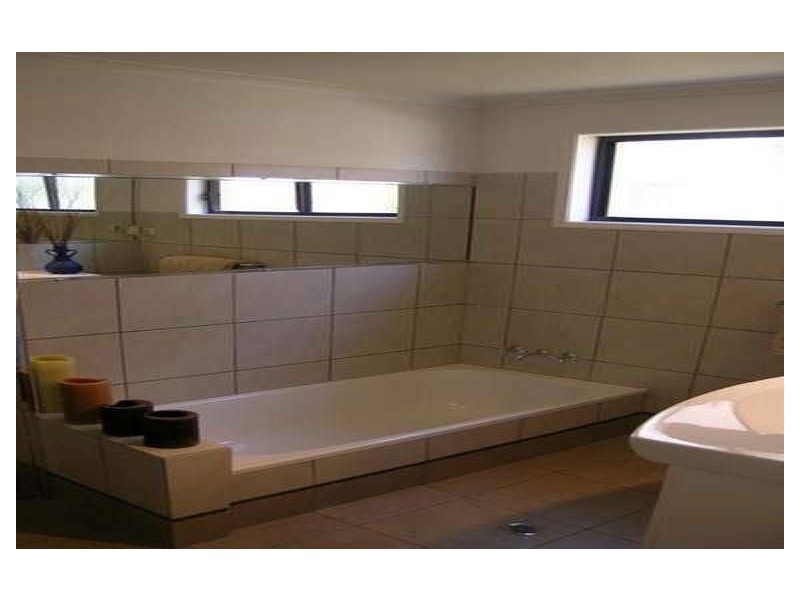 60 Arcadia Drive, Mermaid Waters QLD 4218