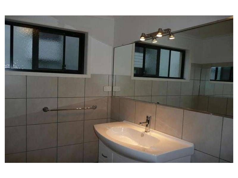 60 Arcadia Drive, Mermaid Waters QLD 4218