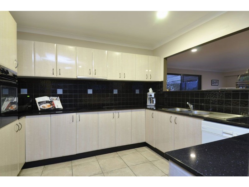 16 Bahia, Broadbeach Waters QLD 4218