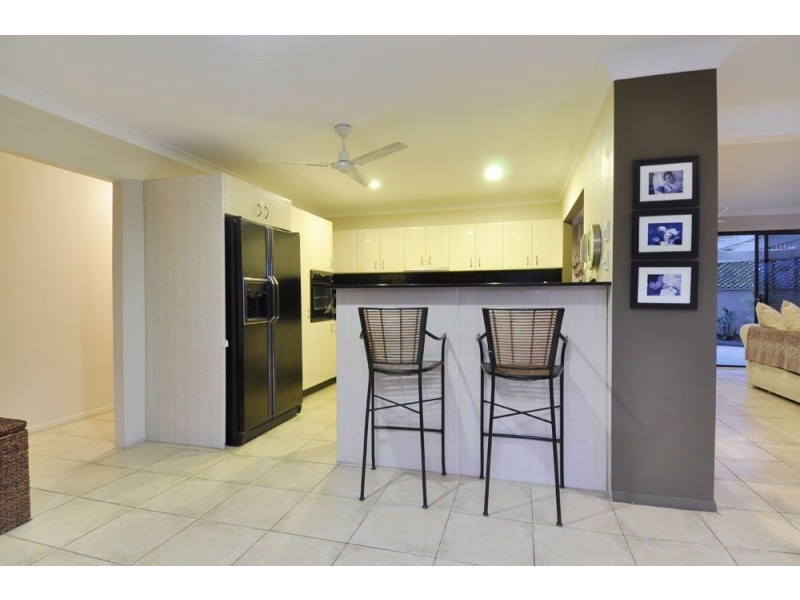 16 Bahia, Broadbeach Waters QLD 4218