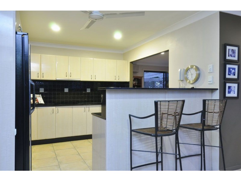 16 Bahia, Broadbeach Waters QLD 4218