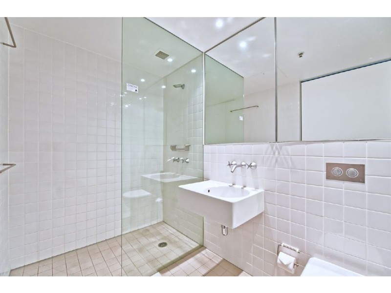 1904/159 Old Burleigh Road, Broadbeach QLD 4218