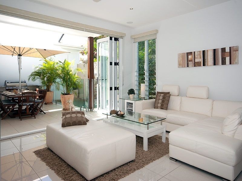 2/4 Cedar Court, Burleigh Heads QLD 4220