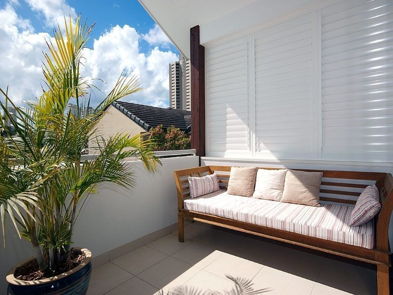 2/4 Cedar Court, Burleigh Heads QLD 4220