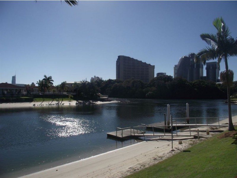 7/23 Hooker Boulevard, Broadbeach QLD 4218