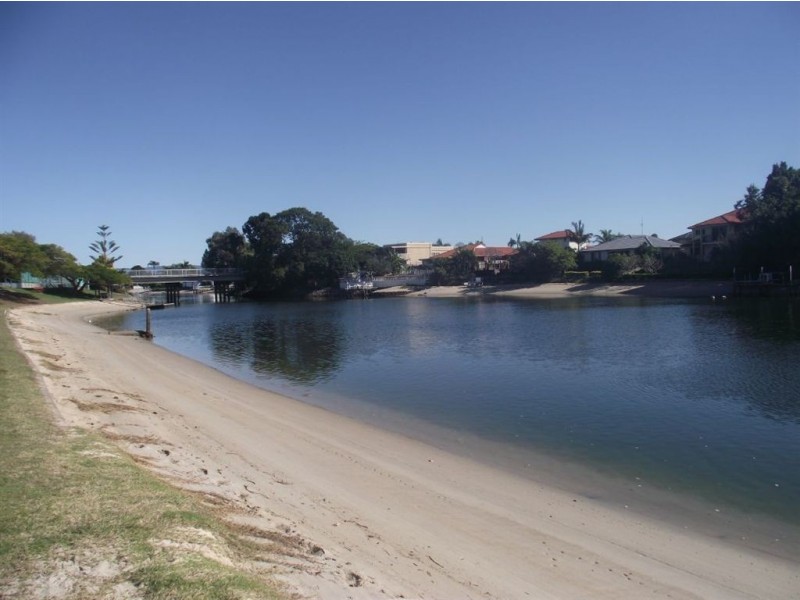7/23 Hooker Boulevard, Broadbeach QLD 4218