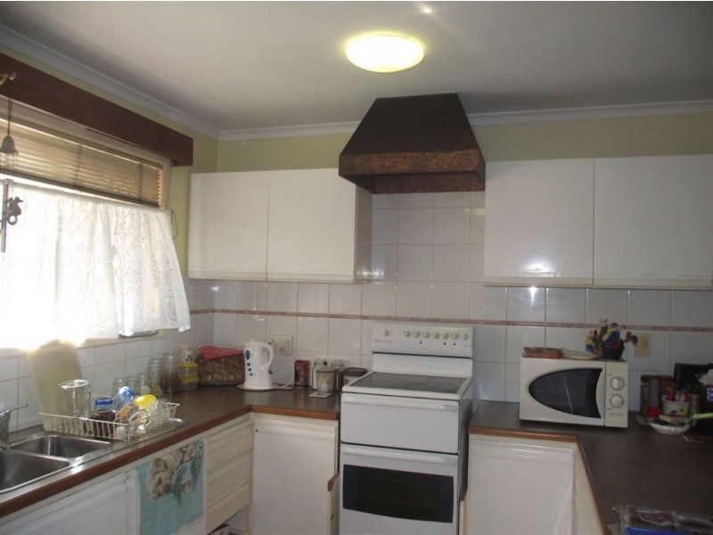 7/23 Hooker Boulevard, Broadbeach QLD 4218