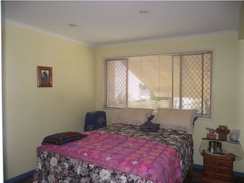 7/23 Hooker Boulevard, Broadbeach QLD 4218