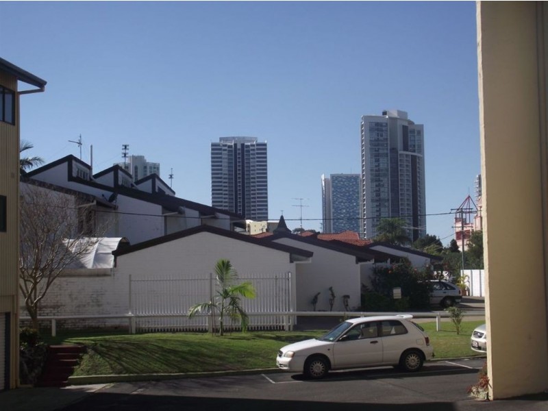 7/23 Hooker Boulevard, Broadbeach QLD 4218