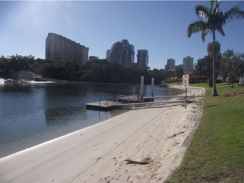 7/23 Hooker Boulevard, Broadbeach QLD 4218