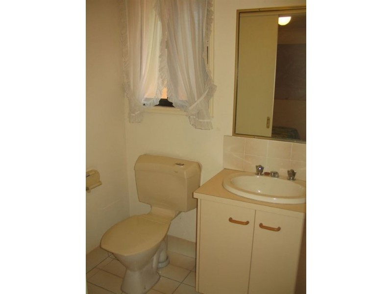 56/172 Barrier Reef Drive, Mermaid Waters QLD 4218