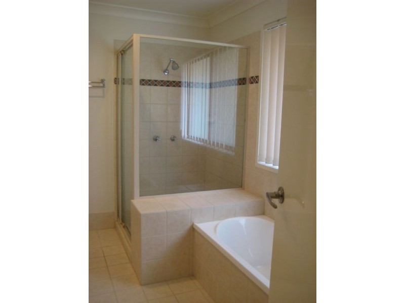 1/10 Cantala Avenue, Miami QLD 4220