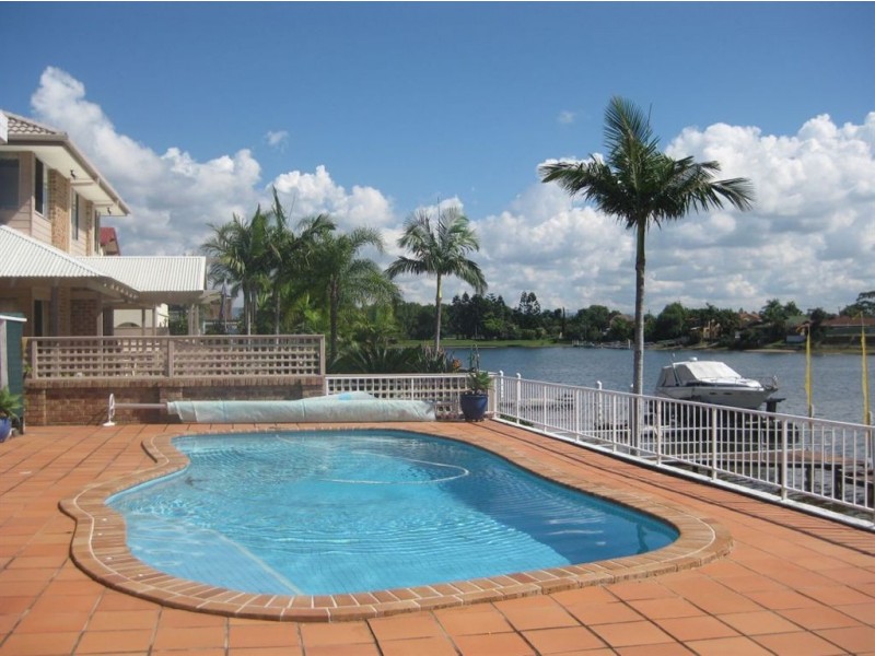 74 Waitomo Street, Broadbeach Waters QLD 4218