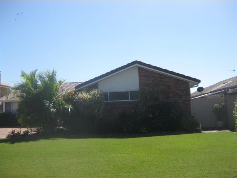 74 Waitomo Street, Broadbeach Waters QLD 4218