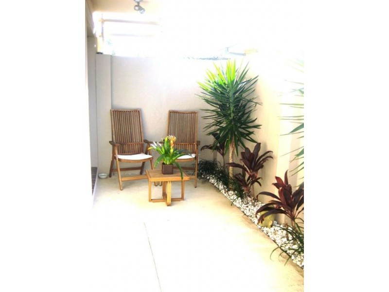 1/11 Hilda Street, Mermaid Beach QLD 4218