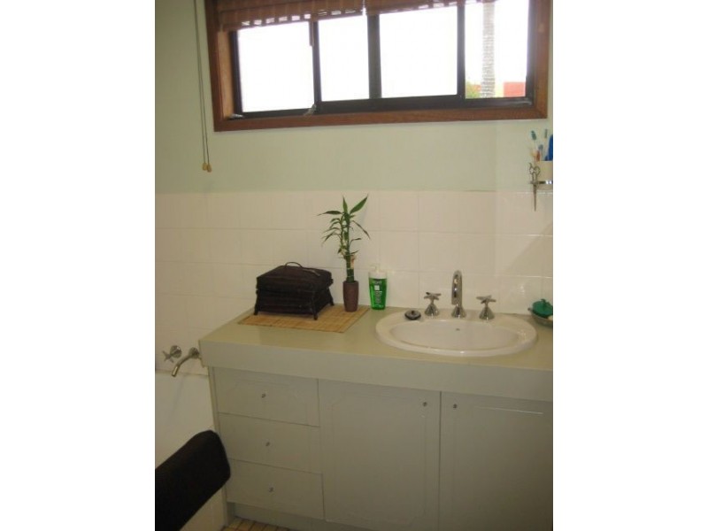 2/23 Tekapo Street, Broadbeach Waters QLD 4218