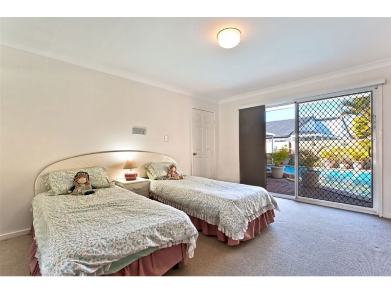 23 Portobello Drive, Mermaid Waters QLD 4218