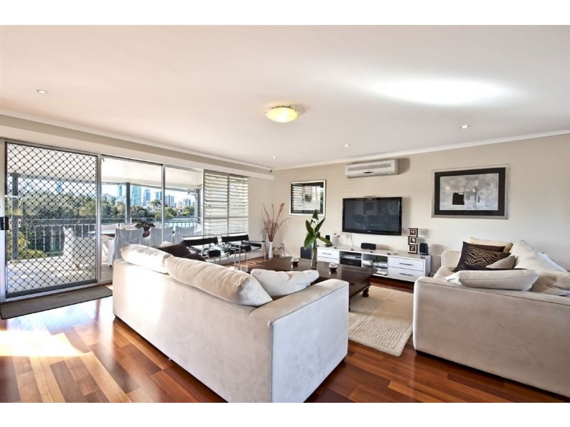 52 Savoy Drive, Broadbeach Waters QLD 4218